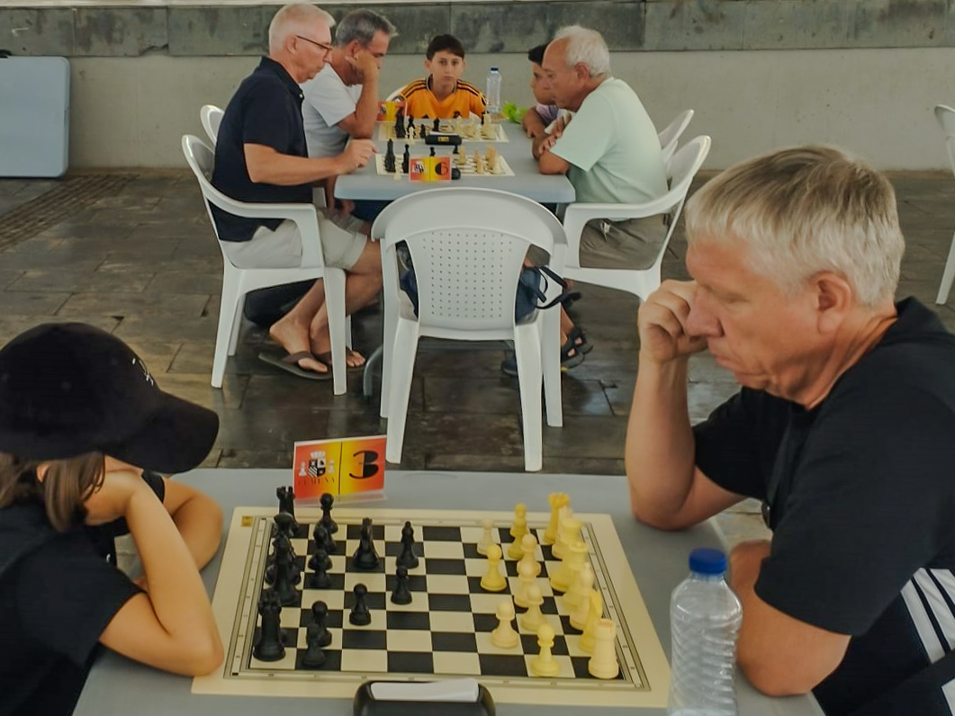 El cine en la playa y los torneos marcan el inicio de las Fiestas del Carmen en Arguineguín - 002