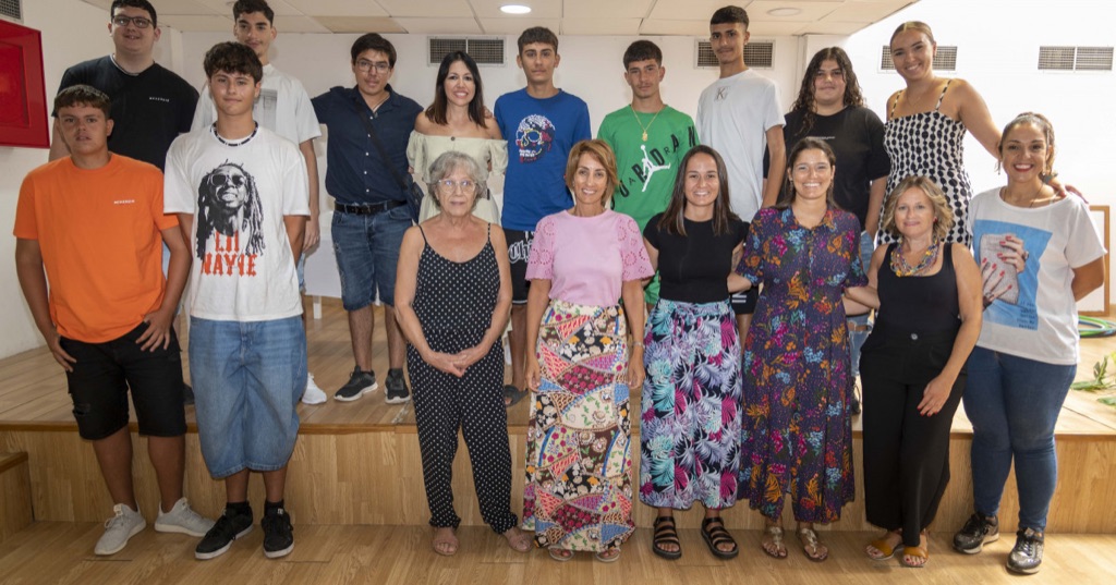 Mogán reconoce el mérito de 13 jóvenes del proyecto Applíca-T por aprobar el acceso a Grado Medio