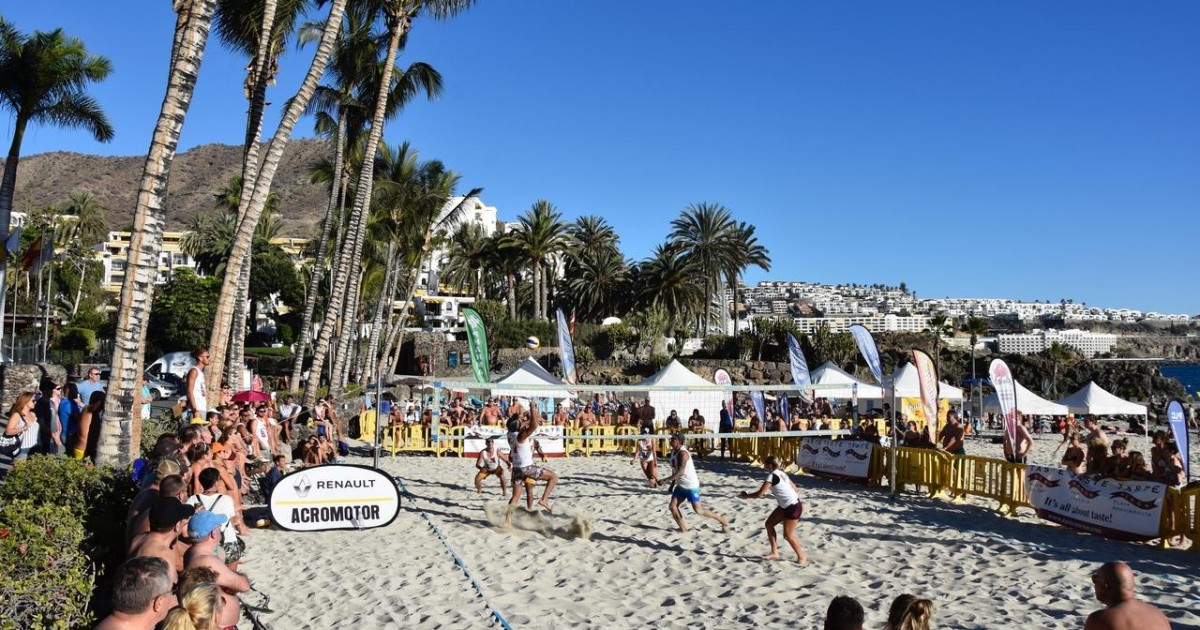 El calendario deportivo de Mogán despide 2022 con vóley playa