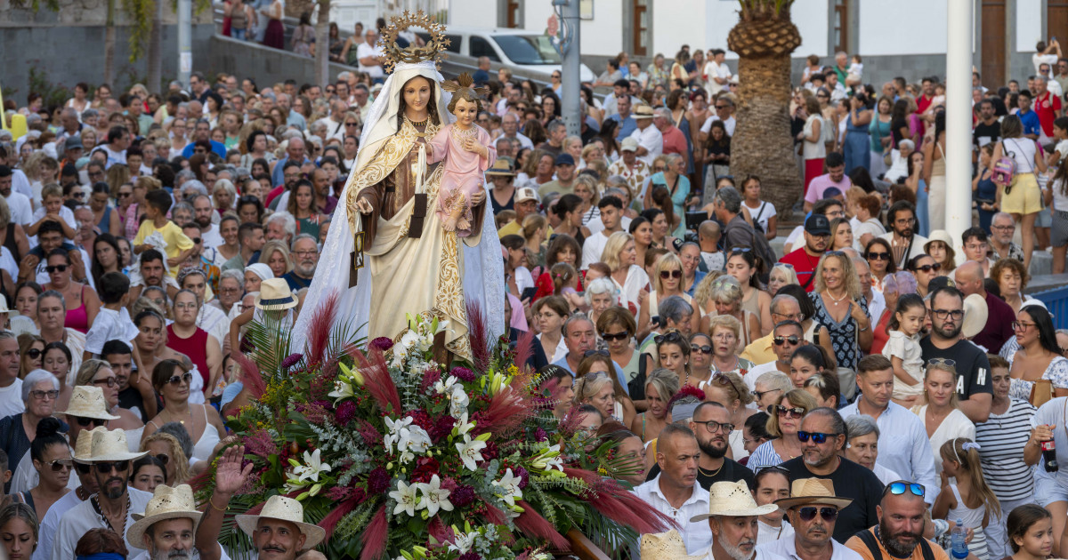La Virgen del Carmen recorre Arguineguín y Playa de Mogán arropada de fervor marinero