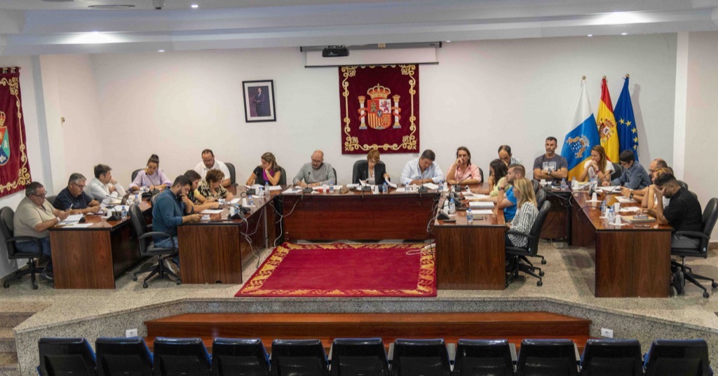 El Ayuntamiento rescinde el contrato del servicio de limpieza viaria