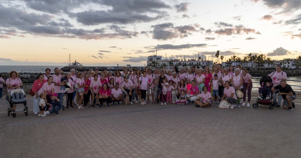 Mogán celebra una marcha  contra el cáncer de mama