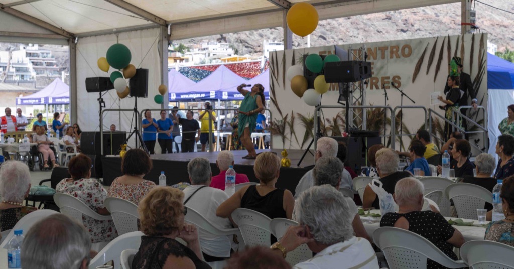 Los mayores de Mogán festejan  el Día de las Personas de Edad