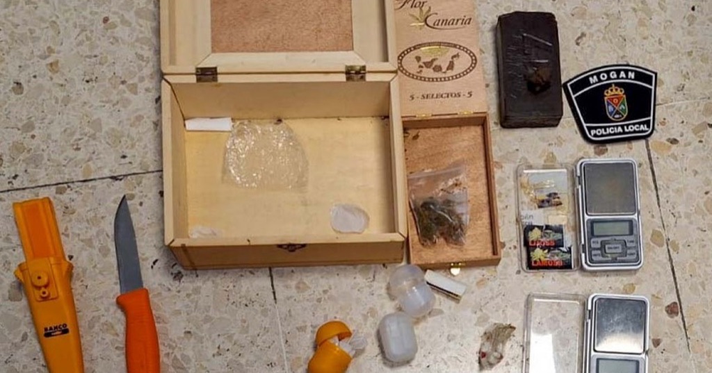 La Policía Local de Mogán detiene a un joven por tráfico de drogas y amenazas con arma blanca