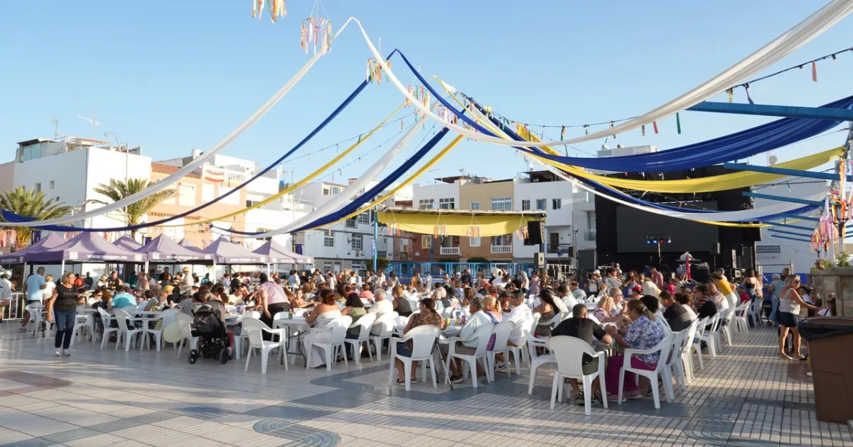 El Carmen de Arguineguín celebra su asadero popular con 400 kilos de bonito